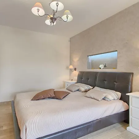 Mara Holiday home *