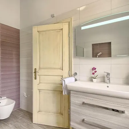 Mara Holiday home