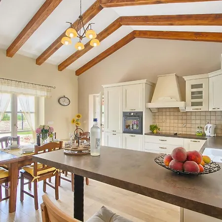 Mara Holiday home *
