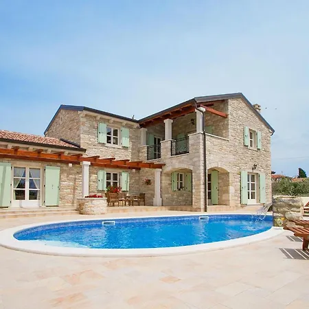 Mara Holiday home *