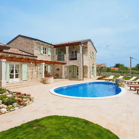 Mara Holiday home