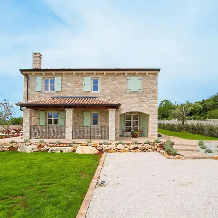 Mara Holiday home Porec