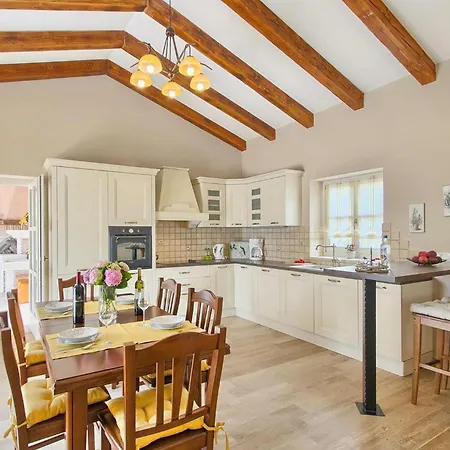 Mara Holiday home Porec