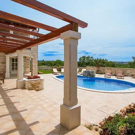 Mara Holiday home